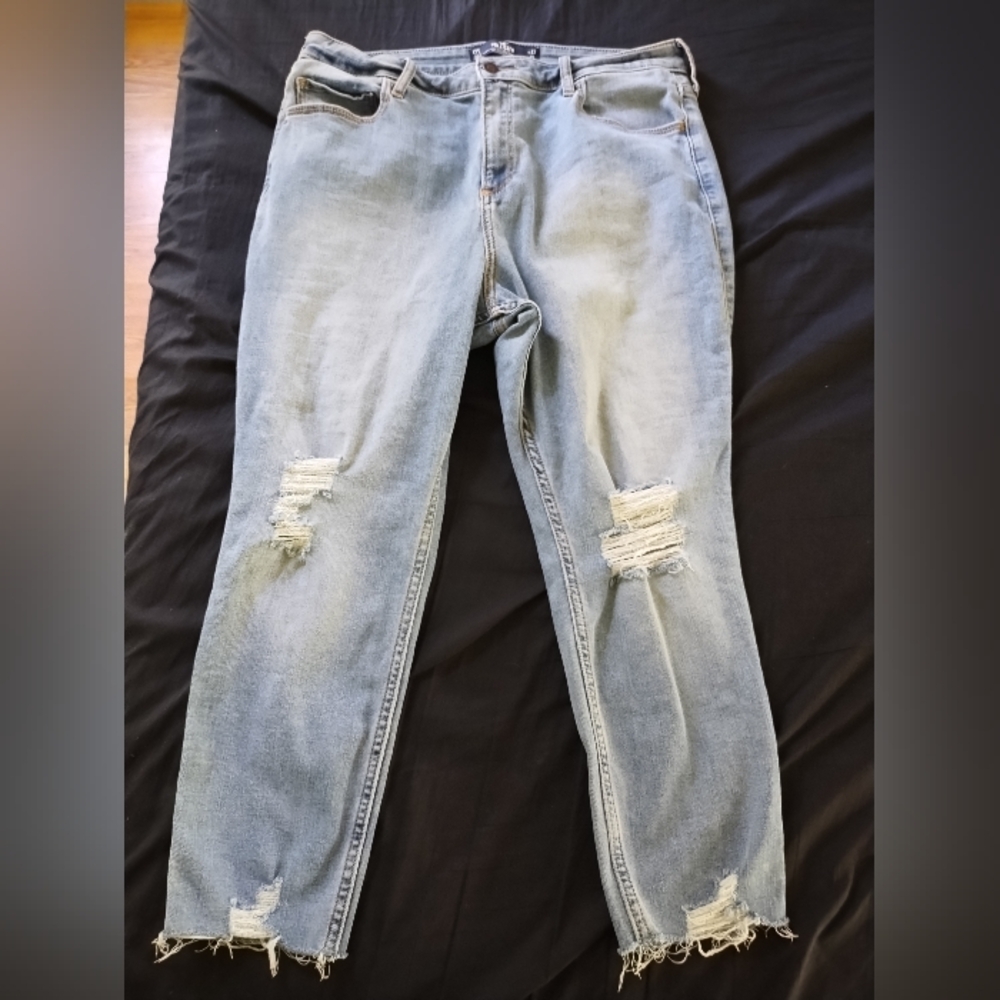 Hollister Curvy Highrise Crop Super Skinny Soft Stretch Size 17S W33 L24